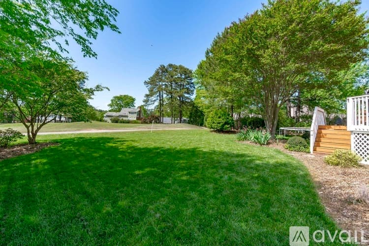 Raleigh House: 8845 Wildwood Links