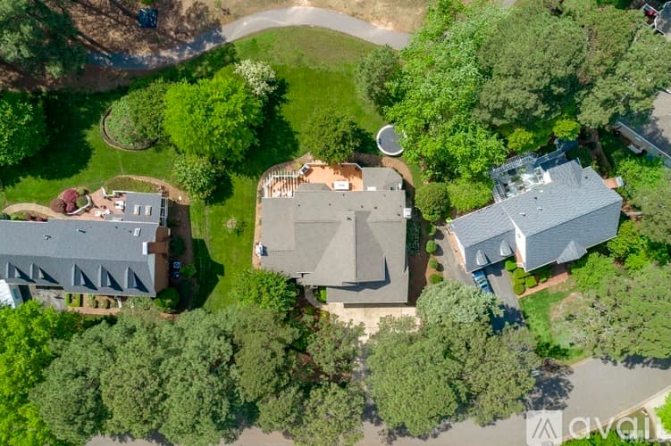 Raleigh House: 8845 Wildwood Links
