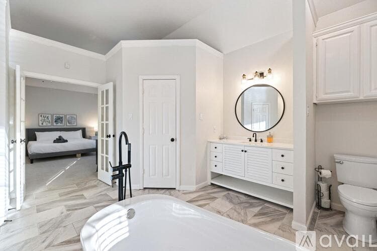North Richland Hills House: 7701 Ridgeway Ct