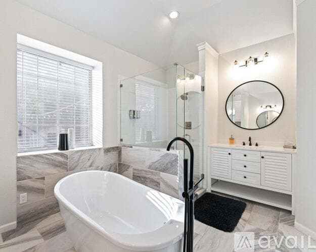 North Richland Hills House: 7701 Ridgeway Ct