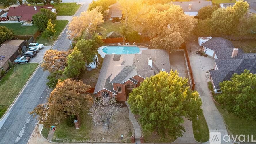 North Richland Hills House: 7701 Ridgeway Ct
