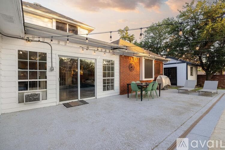 North Richland Hills House: 7701 Ridgeway Ct