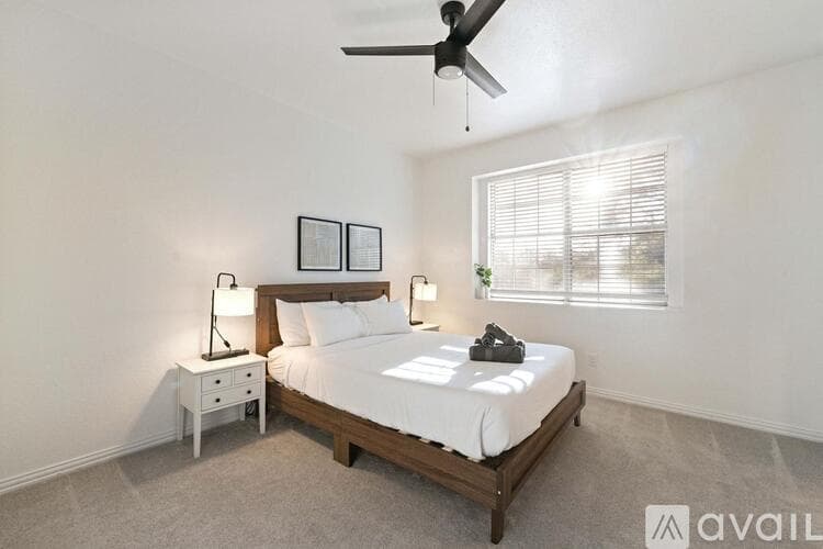 North Richland Hills House: 7701 Ridgeway Ct