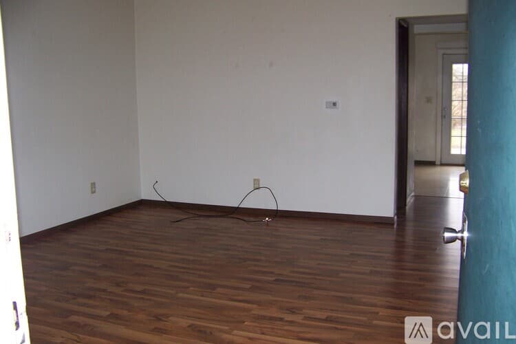 Pekin Townhome: 111 Pin Oak Drive