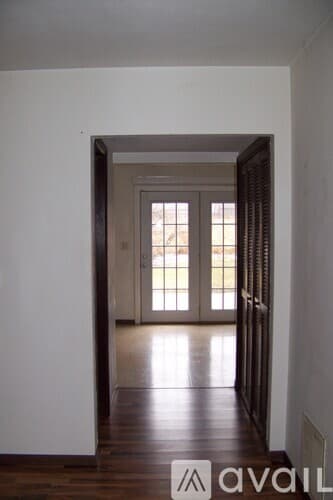 Pekin Townhome: 111 Pin Oak Drive