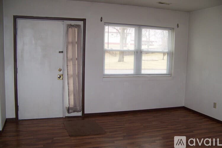 Pekin Townhome: 111 Pin Oak Drive