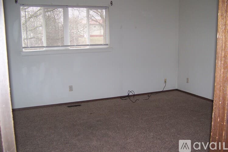 Pekin Townhome: 111 Pin Oak Drive