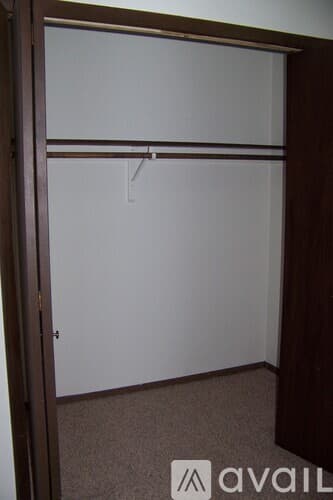 Pekin Townhome: 111 Pin Oak Drive