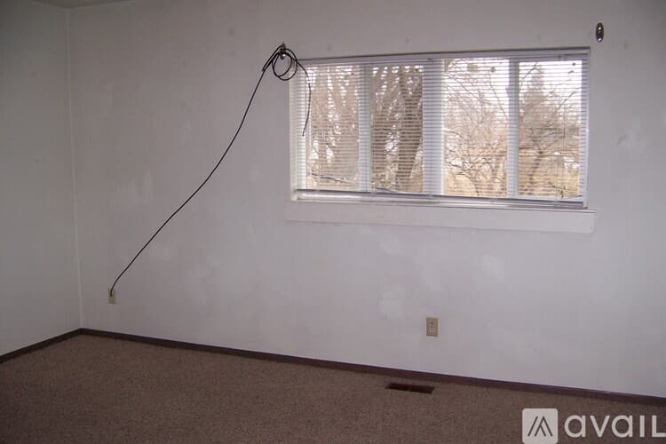Pekin Townhome: 111 Pin Oak Drive