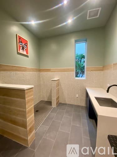 Tampa Apartment: 5498 Bay Center Dr