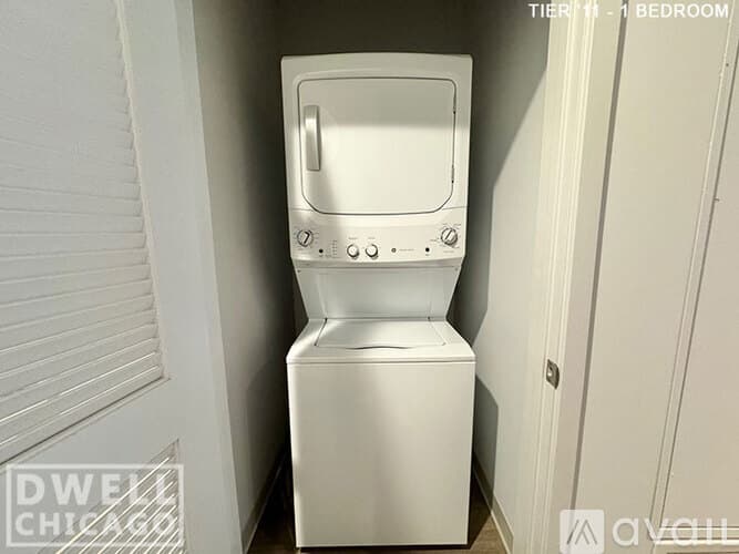 Chicago Apartment: 4555 N Sheridan Rd