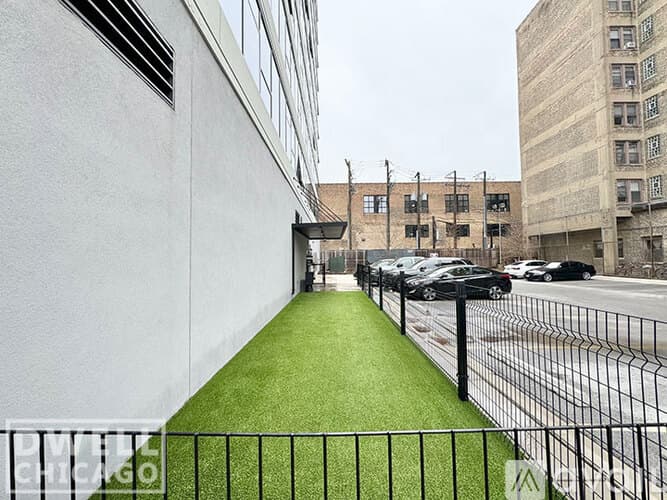 Chicago Apartment: 4555 N Sheridan Rd