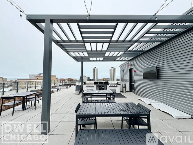 Chicago Apartment: 4555 N Sheridan Rd