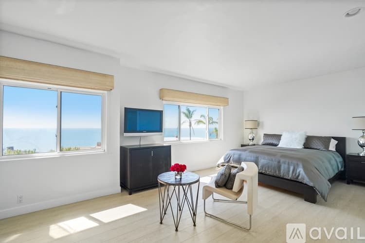 Malibu Condo: 18101 Coastline Drive