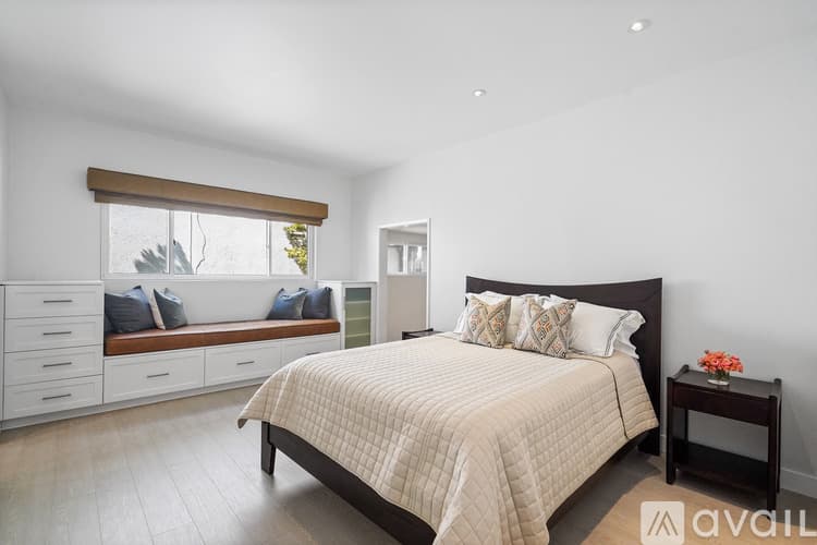 Malibu Condo: 18101 Coastline Drive