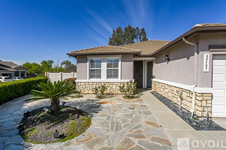 Wildomar House: 35797 Rosedown Lane