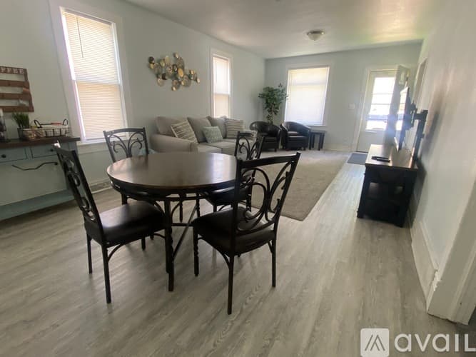 Sioux Falls House: 407 E 13 Th St