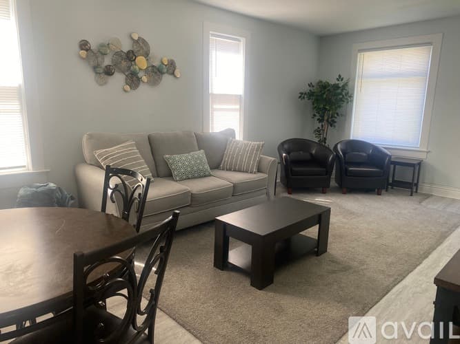 Sioux Falls House: 407 E 13 Th St