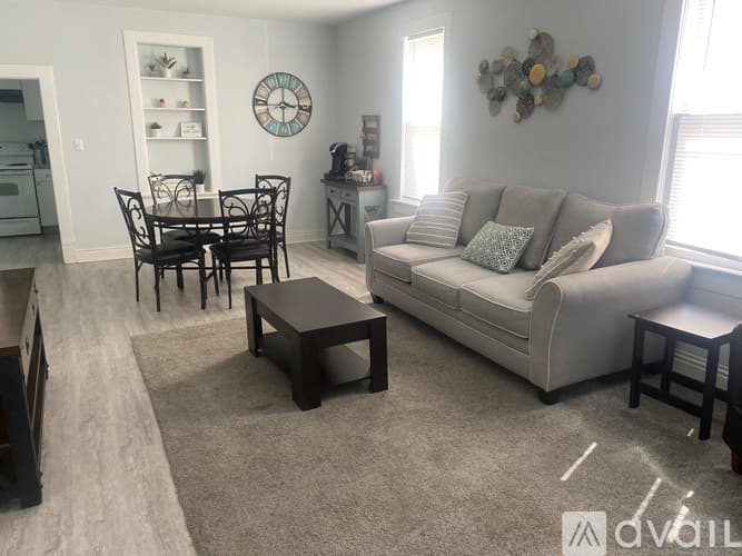 Sioux Falls House: 407 E 13 Th St