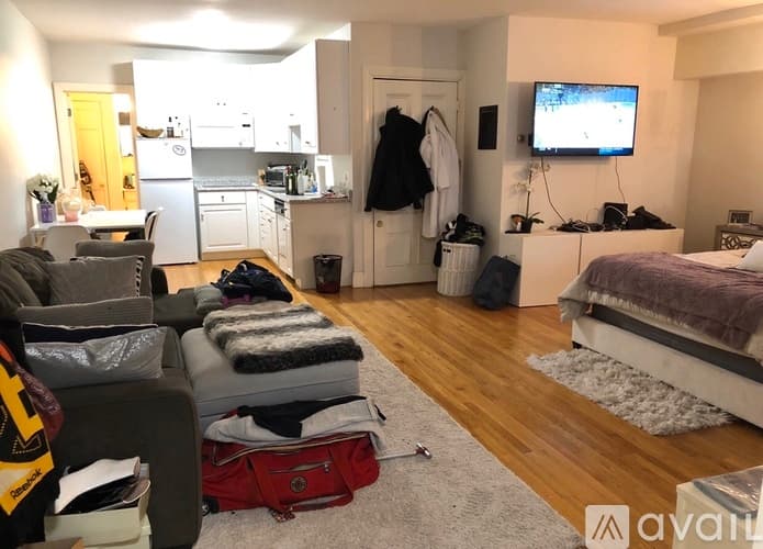 Boston Apartment: 115 Beacon St
