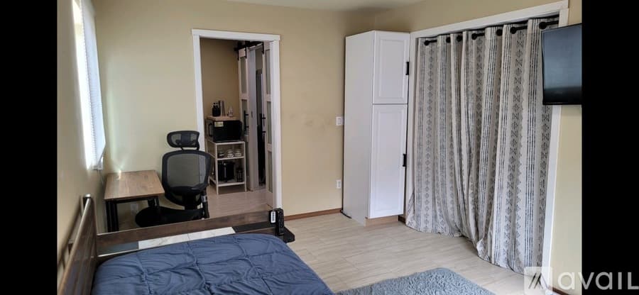 Kent Apartment: 13273 Southeast 226th Street