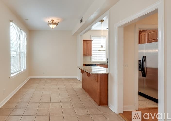 Savannah Condo: East Gwinnett Street
