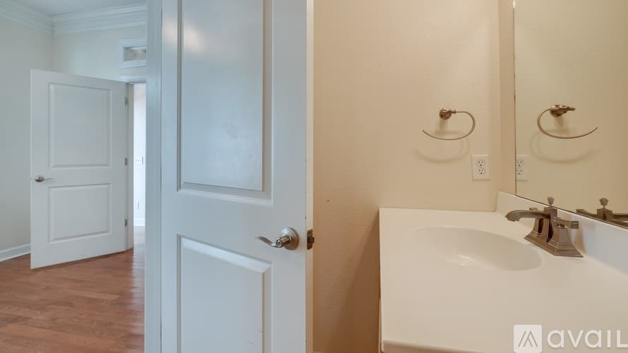 Savannah Condo: East Gwinnett Street