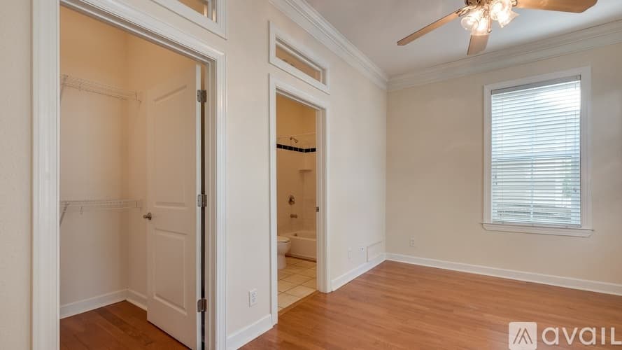 Savannah Condo: East Gwinnett Street