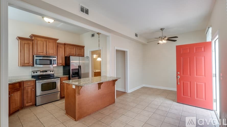 Savannah Condo: East Gwinnett Street
