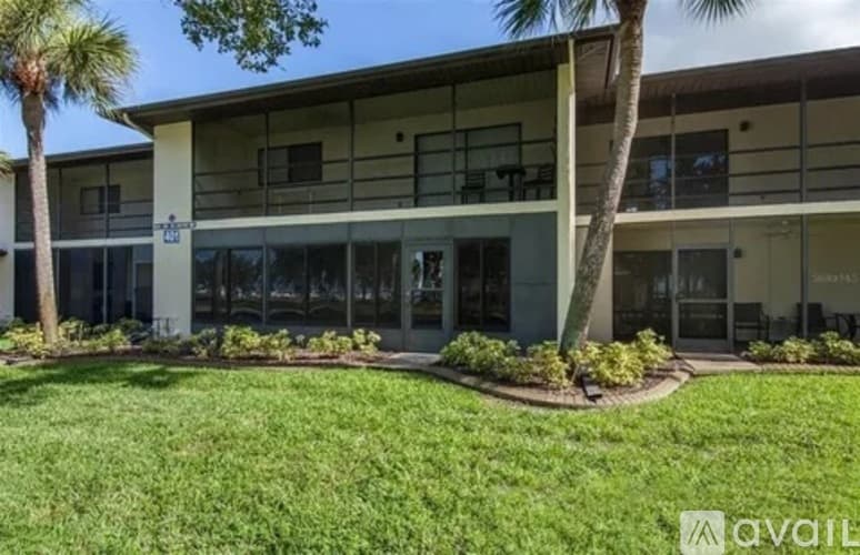 Venice Condo: 401 Airport Avenue East
