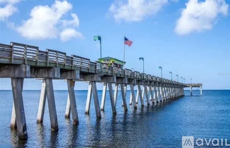 Venice Condo: 401 Airport Avenue East