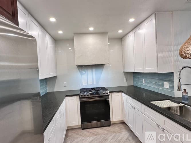Austin House: 1013 Kavanagh Dr