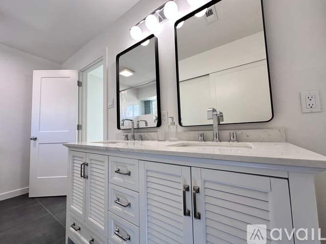 Austin House: 1013 Kavanagh Dr
