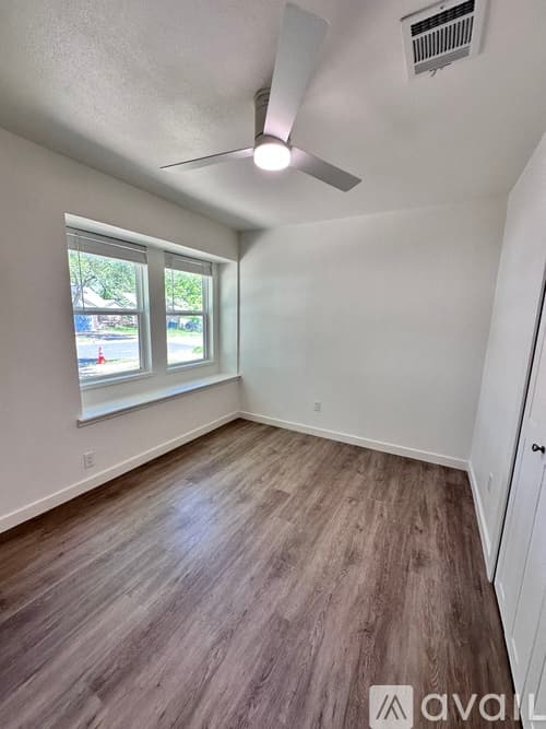Austin House: 1013 Kavanagh Dr
