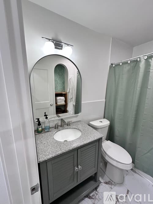Austin House: 1013 Kavanagh Dr