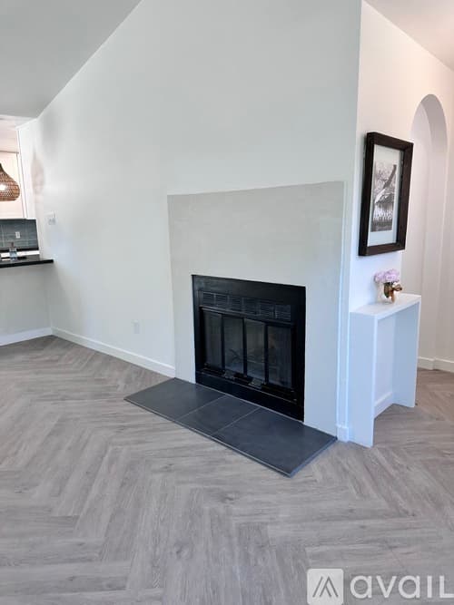 Austin House: 1013 Kavanagh Dr
