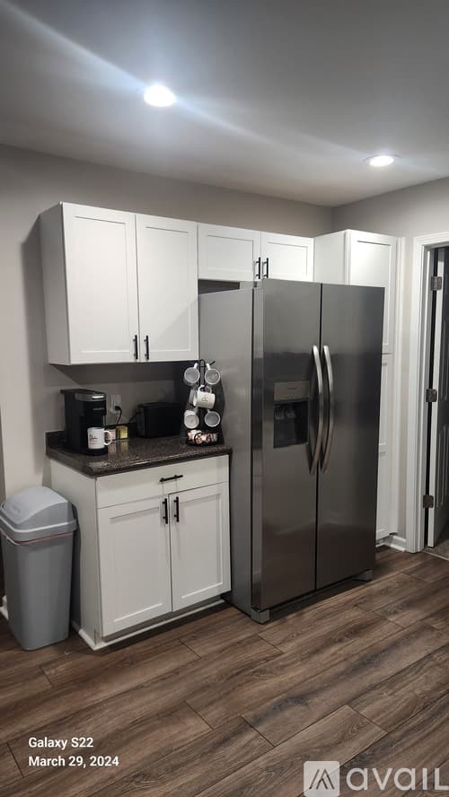 Greenville House: 39 E 7th St