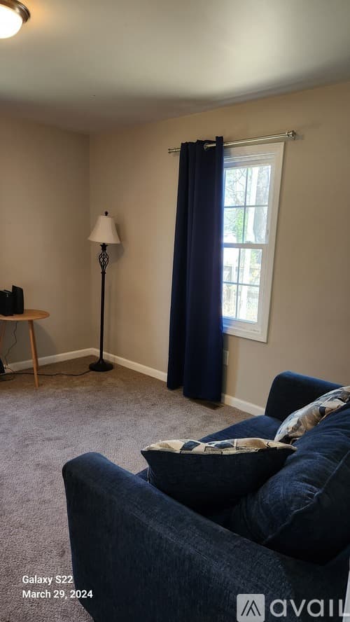 Greenville House: 39 E 7th St