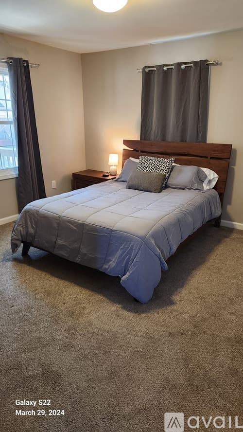 Greenville House: 39 E 7th St