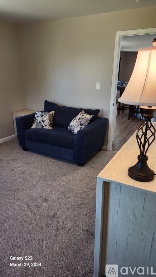 Greenville House: 39 E 7th St