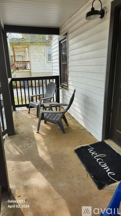 Greenville House: 39 E 7th St