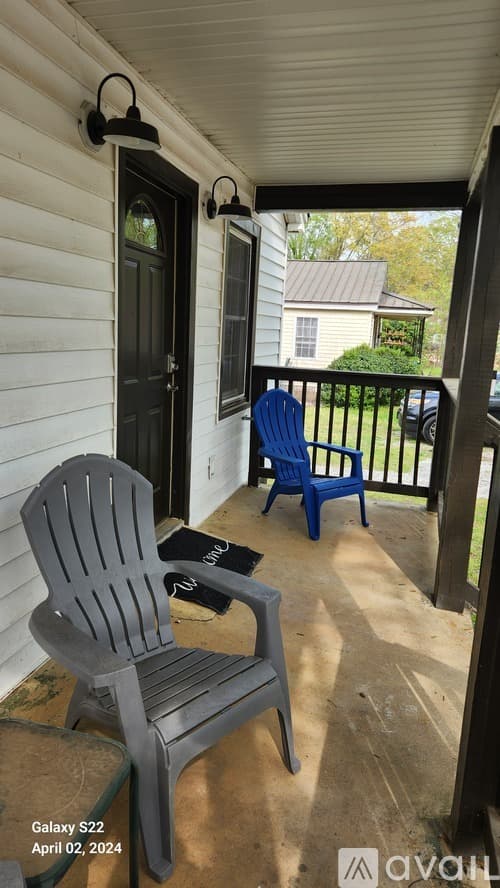 Greenville House: 39 E 7th St