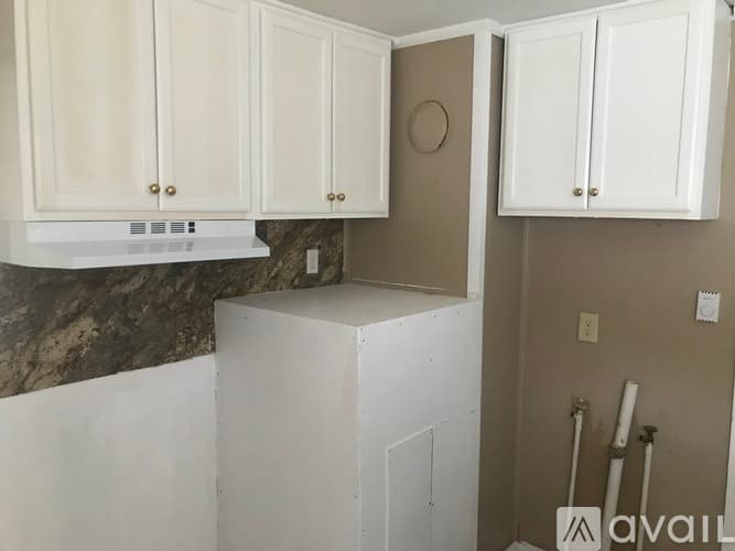 Kinston House: 1204 Desmond St