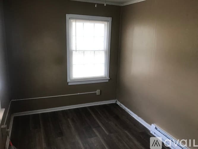 Kinston House: 1204 Desmond St