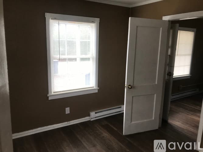 Kinston House: 1204 Desmond St
