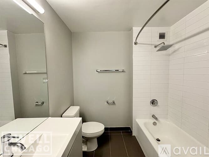 Chicago Apartment: 2625 N Clark St