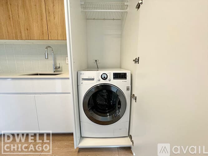 Chicago Apartment: 2625 N Clark St