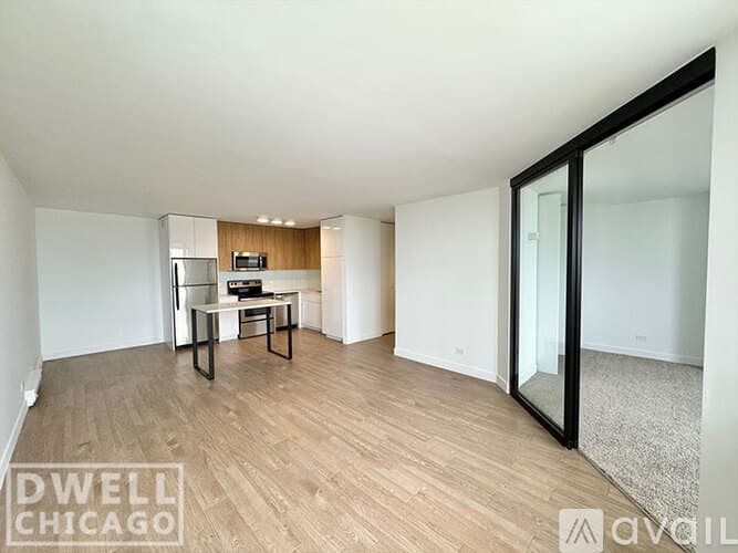 Chicago Apartment: 2625 N Clark St
