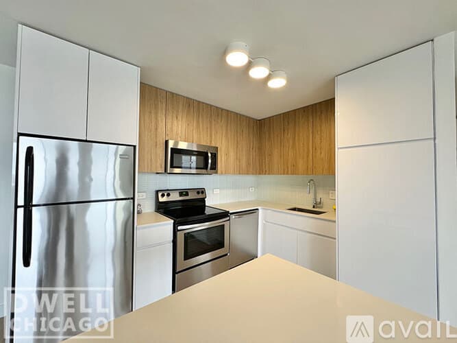 Chicago Apartment: 2625 N Clark St