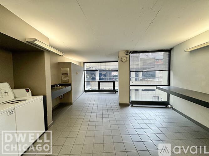Chicago Apartment: 2625 N Clark St
